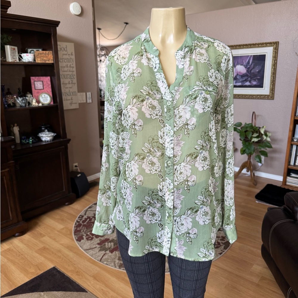 Kut From The Kloth Sheer Green Floral Button-up Blouse - White Roses - Medium - Picture 4 of 9